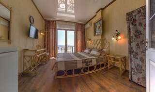 Гостевой дом Мини-отель Рубензон Утес Улучшенный двухместный номер с 1 кроватью и видом на море-8